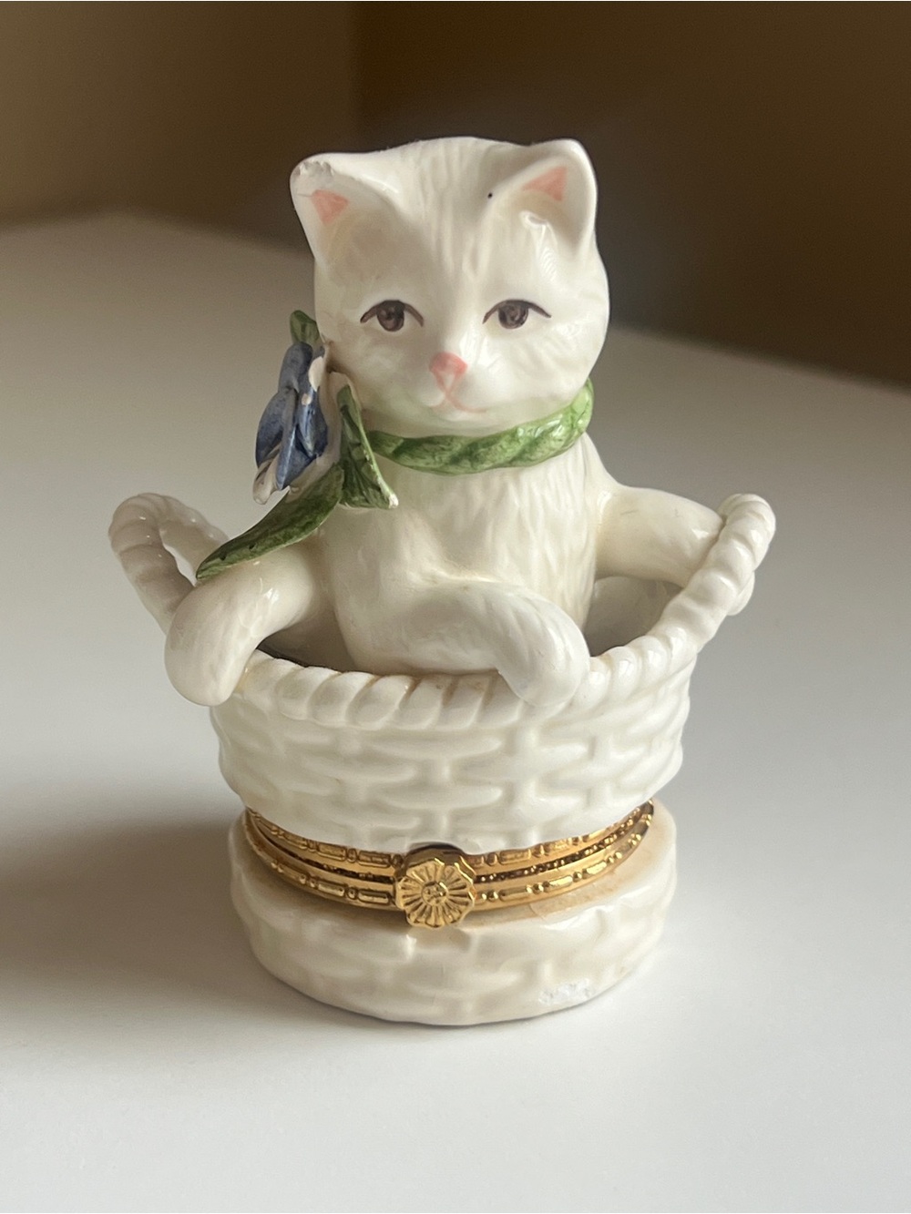 Vintage Porcelain White Cat in Basket Trinket Box